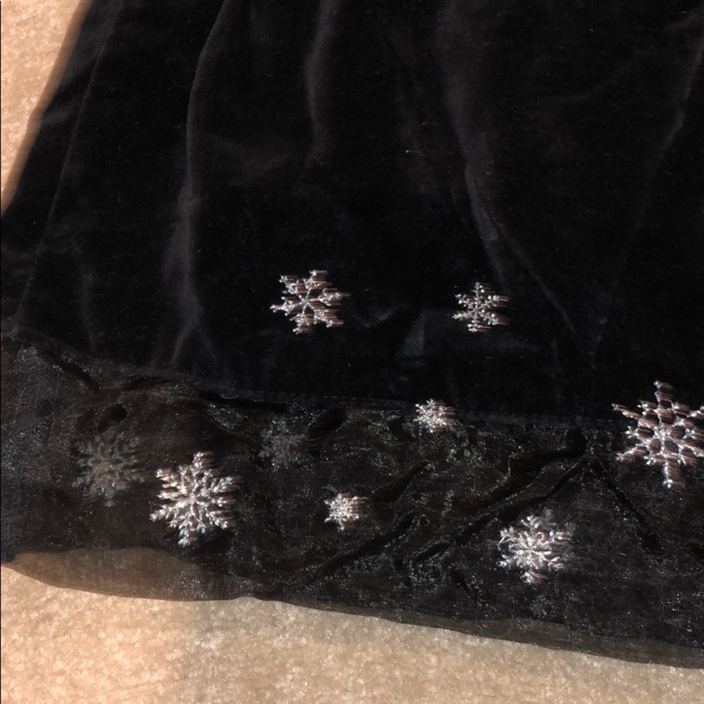 Black velvet girls dress - Picture 3 of 3